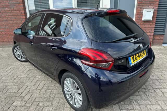 Peugeot 208 (2016) thumbnail 2