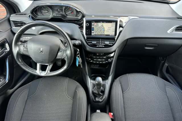 Peugeot 208 (2016) thumbnail 3