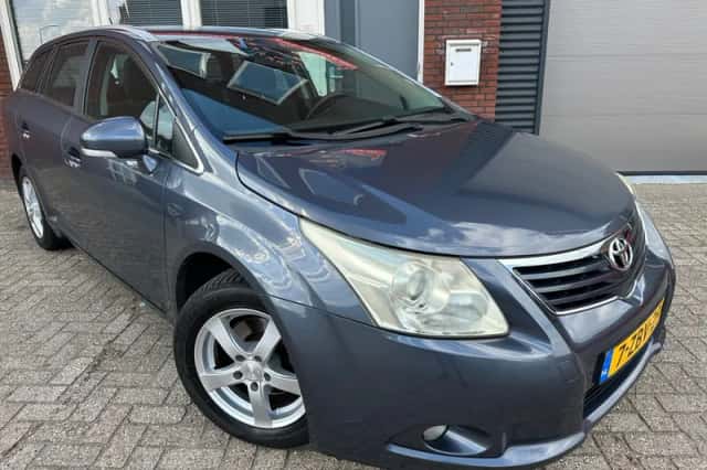 Toyota Avensis (2010) thumbnail 1