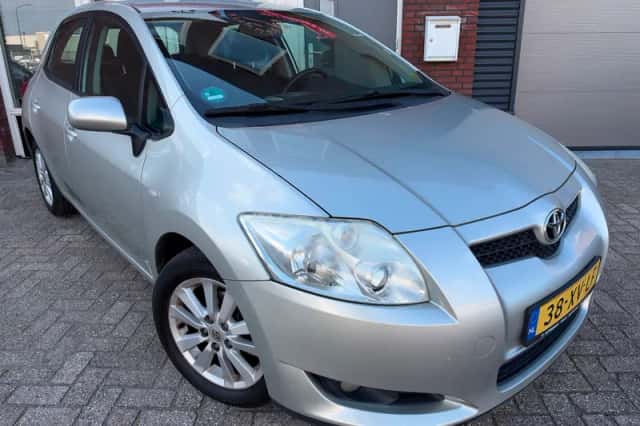 Toyota Auris (2007) thumbnail 1