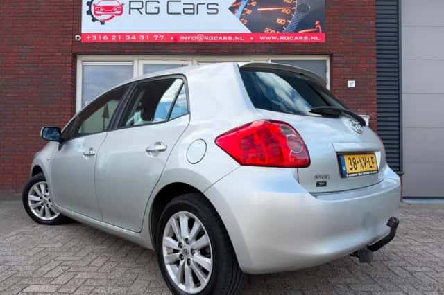 Toyota Auris (2007) thumbnail 2
