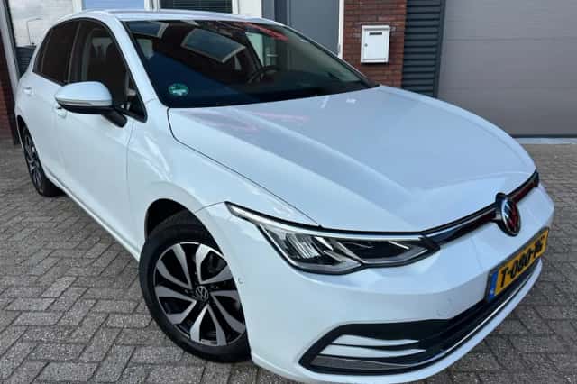 Volkswagen Golf (2021) thumbnail 1