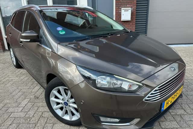 Ford Focus (2015) thumbnail 1