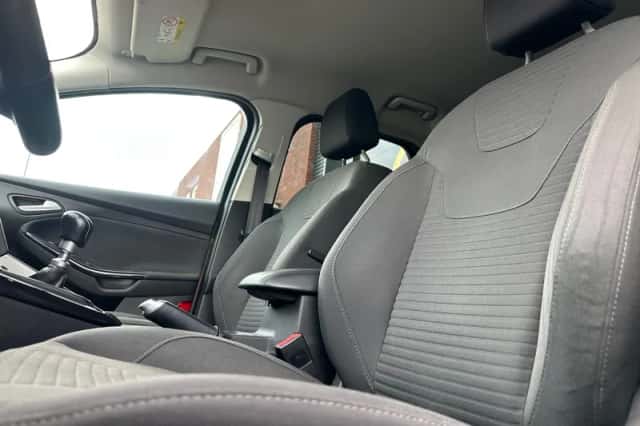 Ford Focus (2015) thumbnail 4