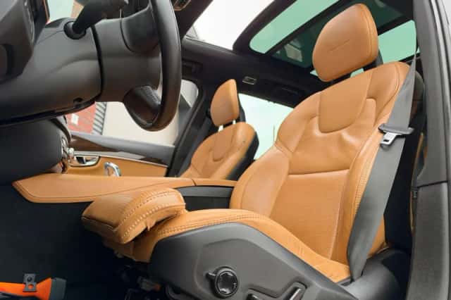 Volvo XC90 (2015) thumbnail 4