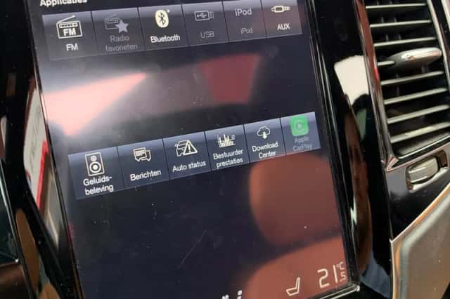Volvo XC90 (2015) thumbnail 6
