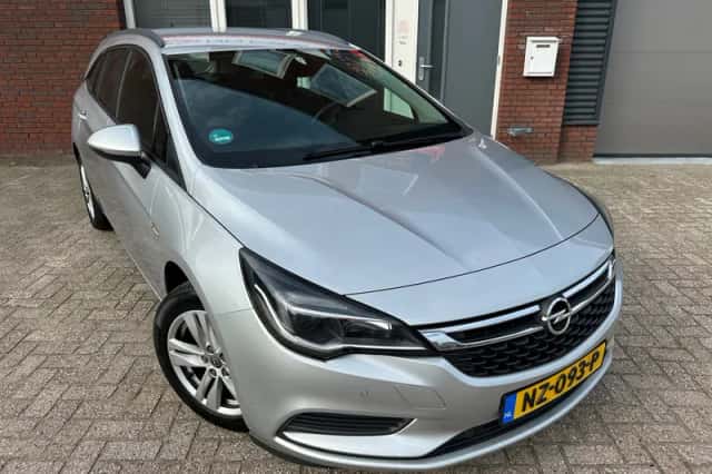 Opel Astra (2016) thumbnail 1