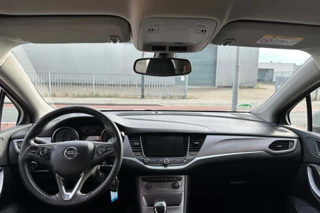 Opel Astra (2016) thumbnail 3
