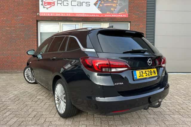 Opel Astra (2016) thumbnail 2