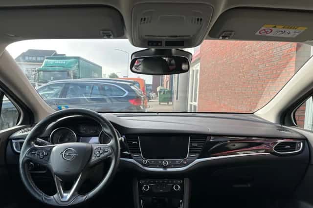 Opel Astra (2016) thumbnail 3