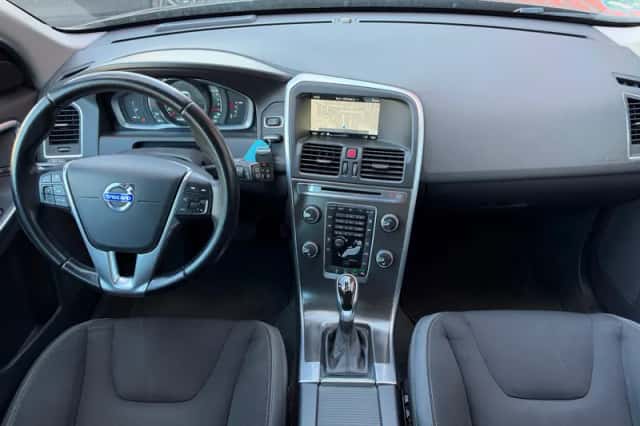 Volvo XC60 (2014) thumbnail 3
