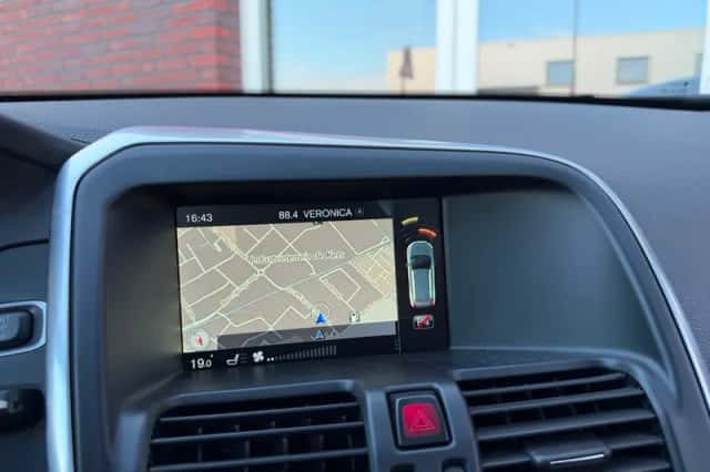 Volvo XC60 (2014) thumbnail 5
