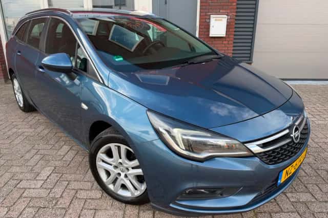 Opel Astra (2017) thumbnail 1