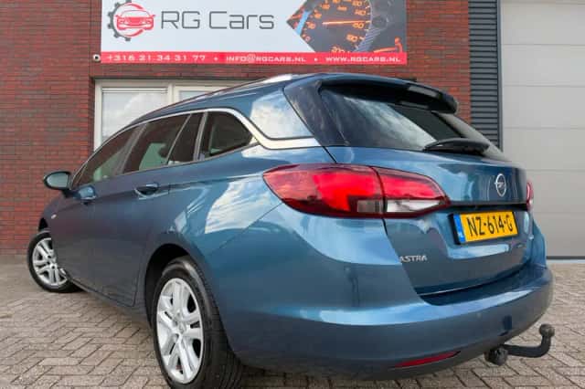 Opel Astra (2017) thumbnail 2