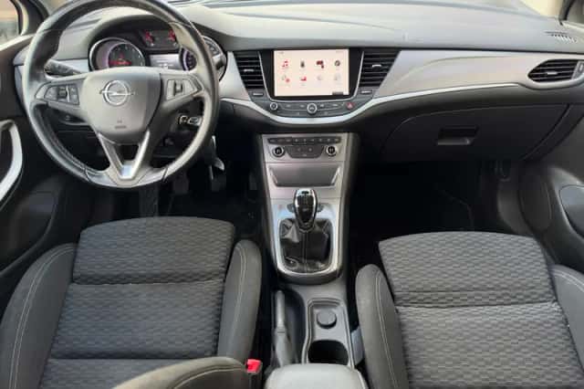 Opel Astra (2017) thumbnail 3