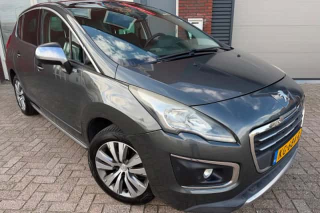 Peugeot 3008 (2016) thumbnail 1