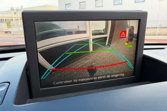 Peugeot 3008 (2016) thumbnail 6
