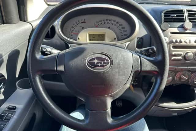 Subaru Justy (2010) thumbnail 5