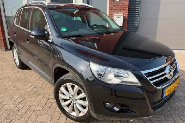 Volkswagen Tiguan (2011) thumbnail 1