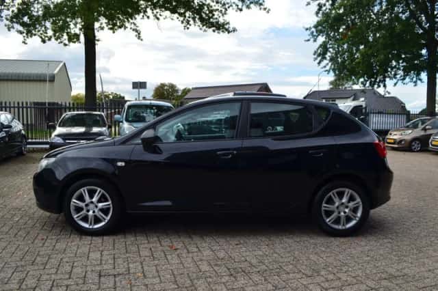 SEAT Ibiza (2011) thumbnail 3