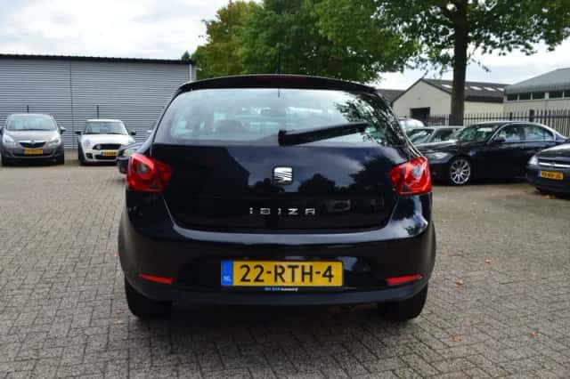 SEAT Ibiza (2011) thumbnail 4