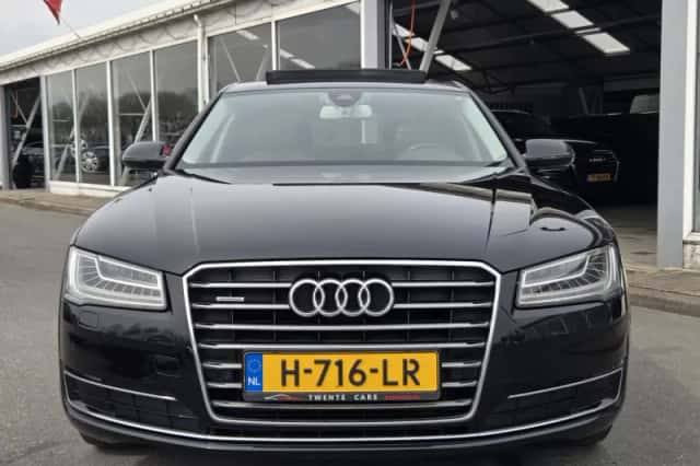 Audi A8 (2017) thumbnail 4
