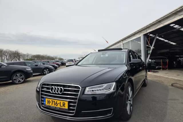 Audi A8 (2017) thumbnail 5