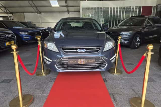 Ford Mondeo (2012) thumbnail 1