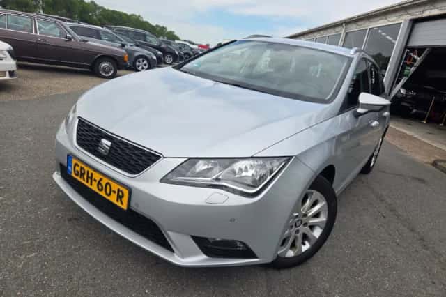 SEAT Leon (2015) thumbnail 3