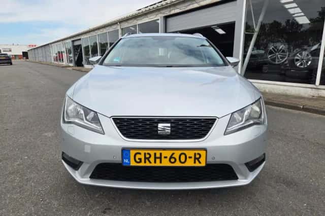 SEAT Leon (2015) thumbnail 4