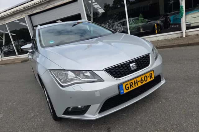 SEAT Leon (2015) thumbnail 5