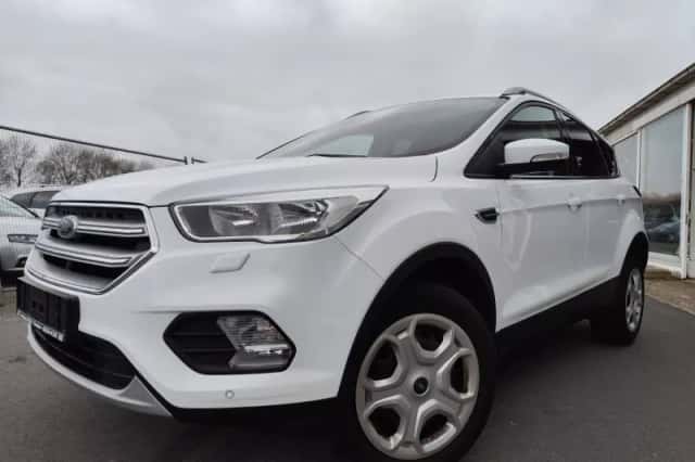 Ford Kuga (2017) thumbnail 1