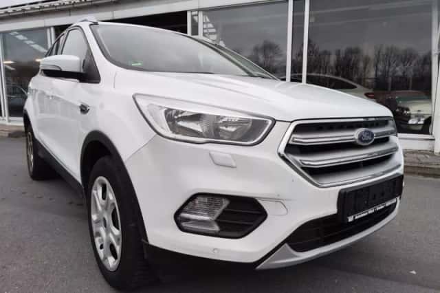 Ford Kuga (2017) thumbnail 4