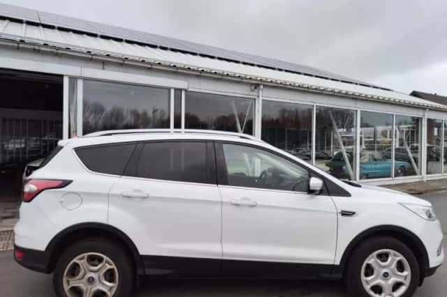 Ford Kuga (2017) thumbnail 6