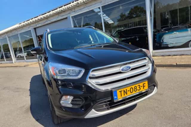 Ford Kuga (2017) thumbnail 5