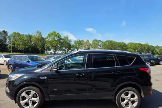 Ford Kuga (2017) thumbnail 6