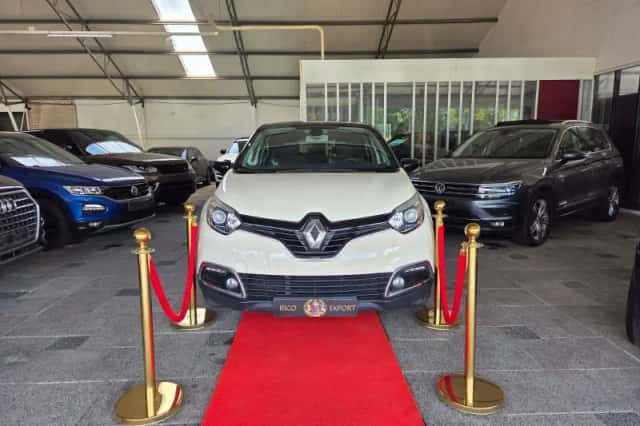 Renault Captur (2014) thumbnail 1
