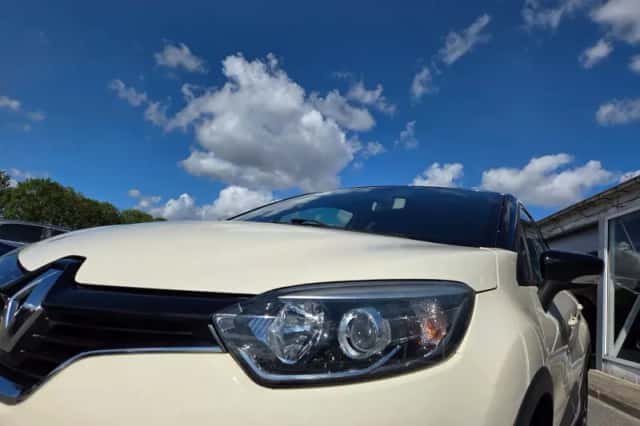 Renault Captur (2014) thumbnail 6