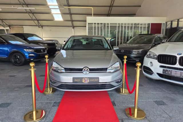 Volkswagen Golf (2019) thumbnail 1