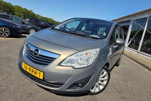 Opel Meriva (2011) thumbnail 3