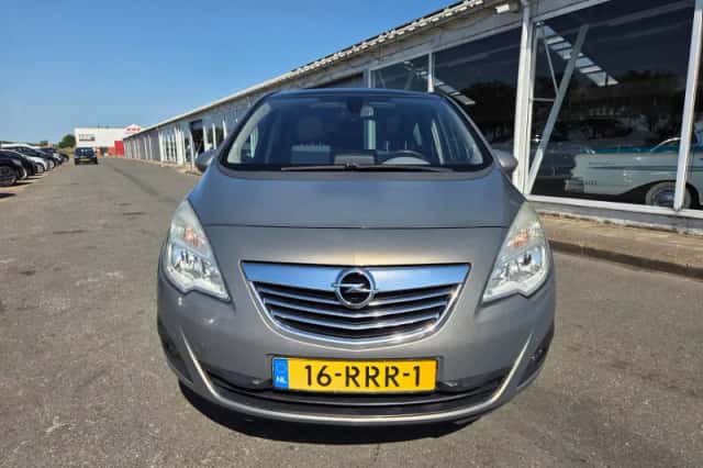 Opel Meriva (2011) thumbnail 4