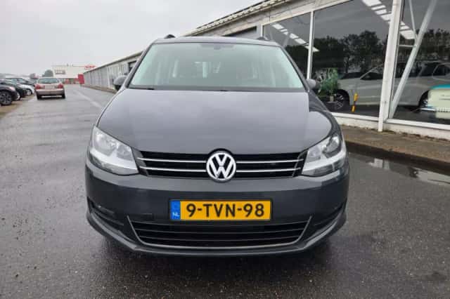 Volkswagen Sharan (2011) thumbnail 4