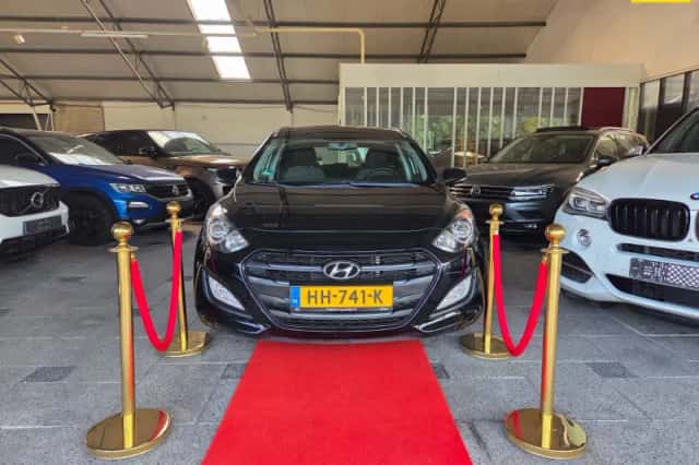 Hyundai i30 (2015) thumbnail 1