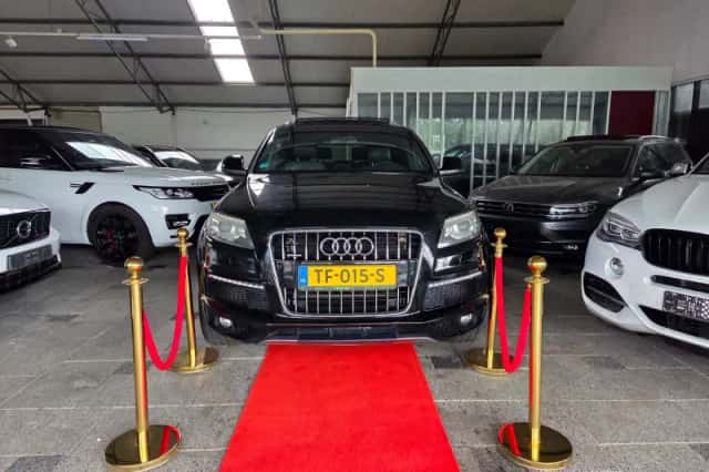 Audi Q7 (2011) thumbnail 1
