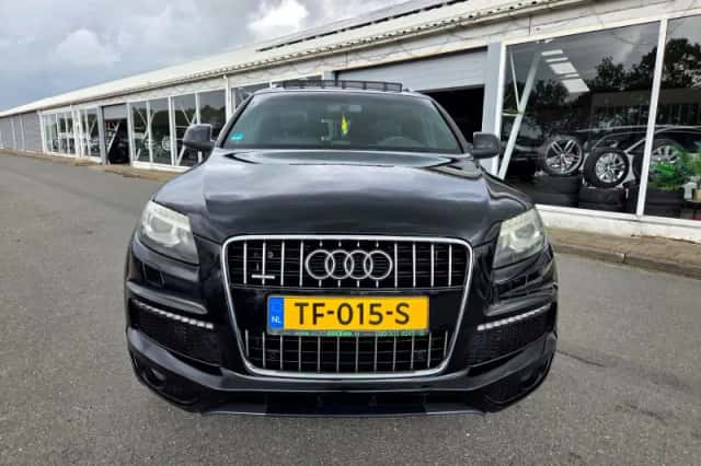 Audi Q7 (2011) thumbnail 4