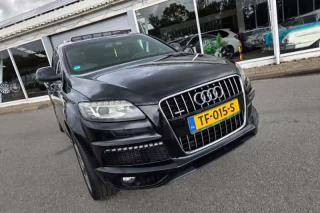 Audi Q7 (2011) thumbnail 5