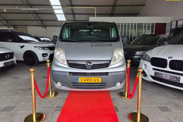 Opel Vivaro (2011) thumbnail 1