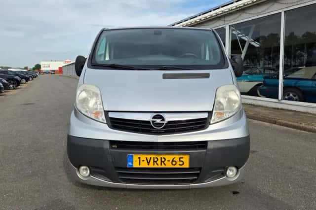 Opel Vivaro (2011) thumbnail 4