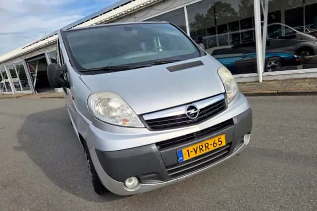 Opel Vivaro (2011) thumbnail 5