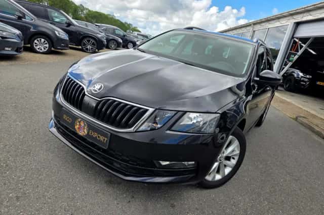 Škoda Octavia (2017) thumbnail 3